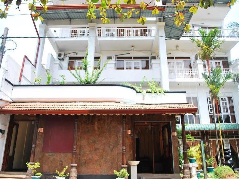 Hotel Nathaliya Katunayaka Exterior foto